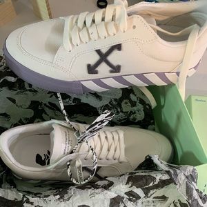 *Authentic* Off White Vulc Low White and Lavendar MEN SIZE 8